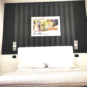 Cinema House 2 Bed and breakfast Roma
